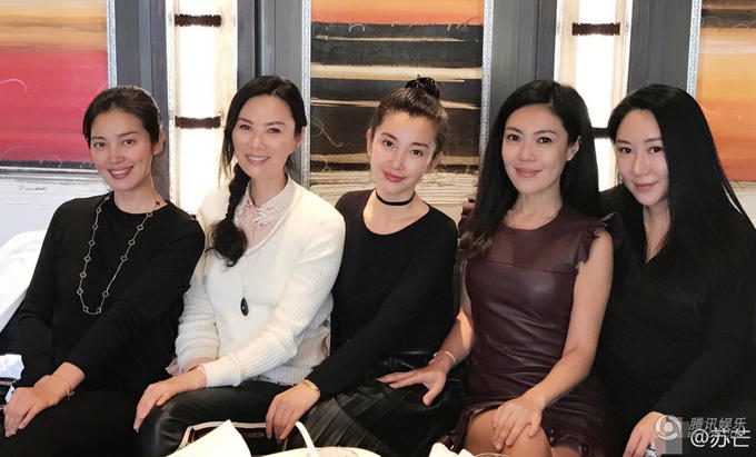 魔女闺蜜团北京相聚李冰冰苏芒邓文迪再度同框