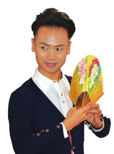 90后花旦男生的艺术人生