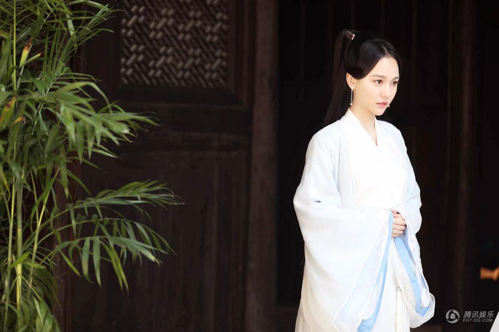 孙骁骁古装写真穿越感十足尽显清丽脱俗