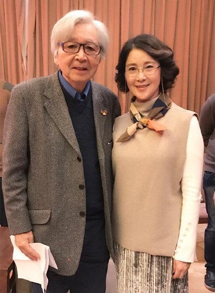 张伟欣现为某跨国公司执行董事,身价上亿,可谓是完美女强人,已经61岁