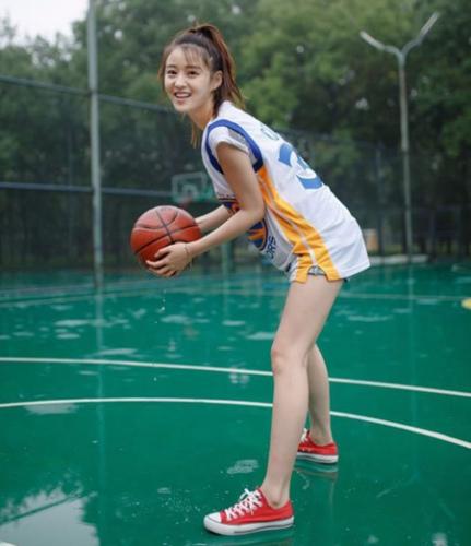 深海利剑杀青宝女郎王佳宇引关注