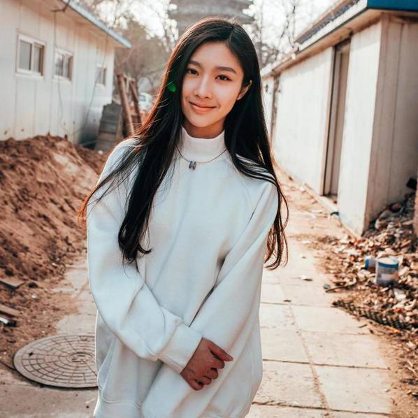 北大长腿女神学霸生于巴西长在北京酷似刘诗诗