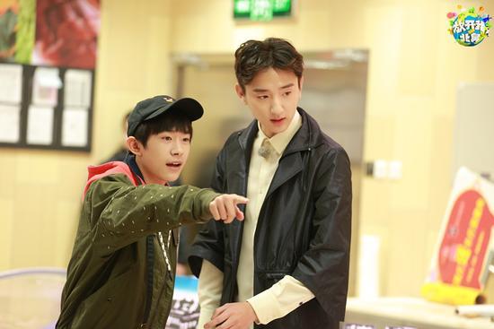 易烊千玺知识小课堂开课林更新助阵大作战