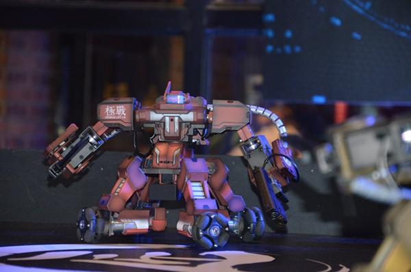 机器人格斗联赛北京站落幕电磁炮成无限制钢铁机甲之王