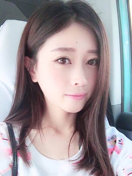 一帮男人的竞技比赛火了一位90后女解说