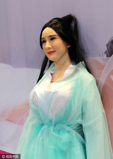 情趣娃娃撞脸白浅杨幂这枪躺得猝不及防