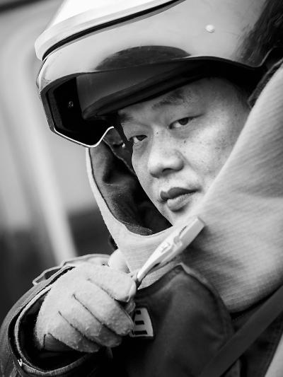 拆弹英雄媳妇面前不提多危险