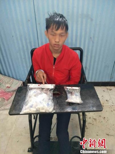 云南一男子为运输毒品吞服351.67克海洛因(图)