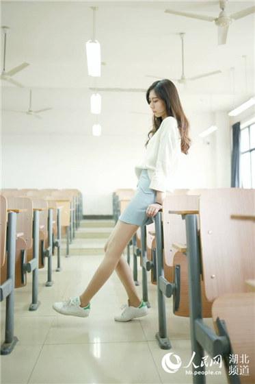 爱折腾 的95后长腿美女成功考取香港浸会大学研究生