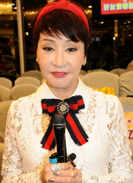 拉姑赞霆锋情商高:支持儿子霸气"讨债" 孙子才是最