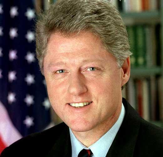 克林顿称要写白宫悬疑小说网友调侃更适合写言情小说