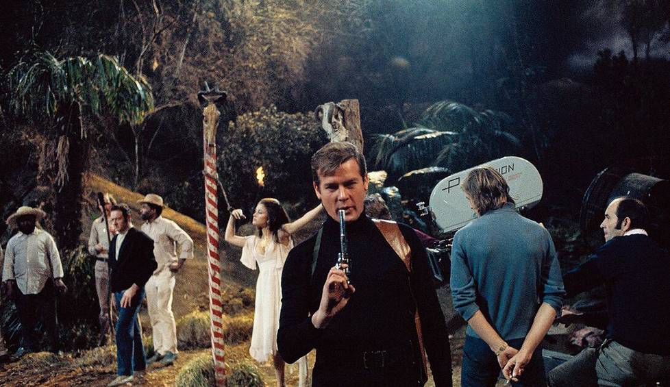 "老版007"罗杰·摩尔患癌去世 生前经典剧照回顾