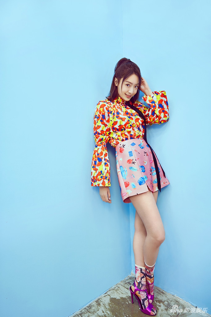 组图孙铱曝最新写真花漾少女元气满满