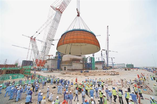 华龙一号首堆示范工程成功完成穹顶吊装