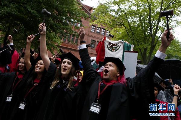 哈佛大学毕业典礼高清组图