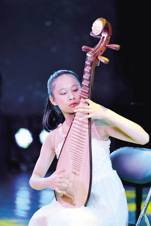 12岁南宁琵琶小才女冯丹若了不起