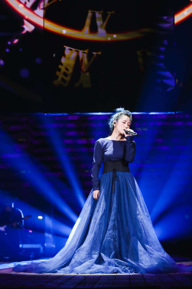 何洁长腿亮相金曲捞惊艳翻唱点燃全场