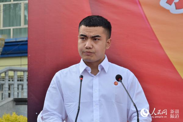 新疆医科大学举行师生集体发声亮剑誓师大会