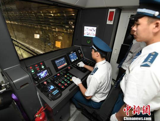 长春地铁1号线通车试运营