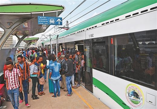 中国轻轨非洲风景