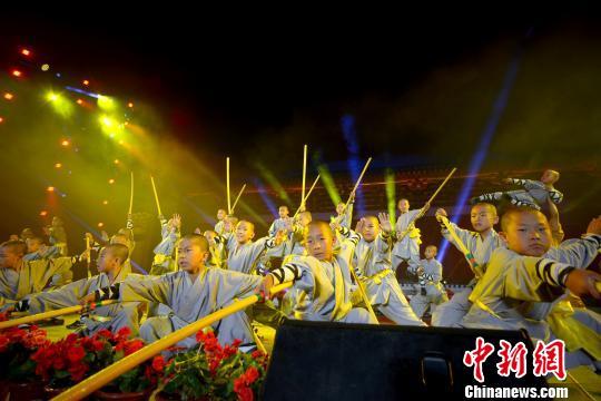 佛教圣地五台山举办第三届梵呗音乐会 千人现