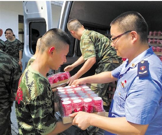 餘杭區消保委舉行迎八一消費維權進軍營活動