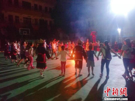 黄金周广东旅游收入近384亿元 南粤古驿道游成