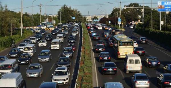 10多年前北京就提出过要征收拥堵费,但没有下文。