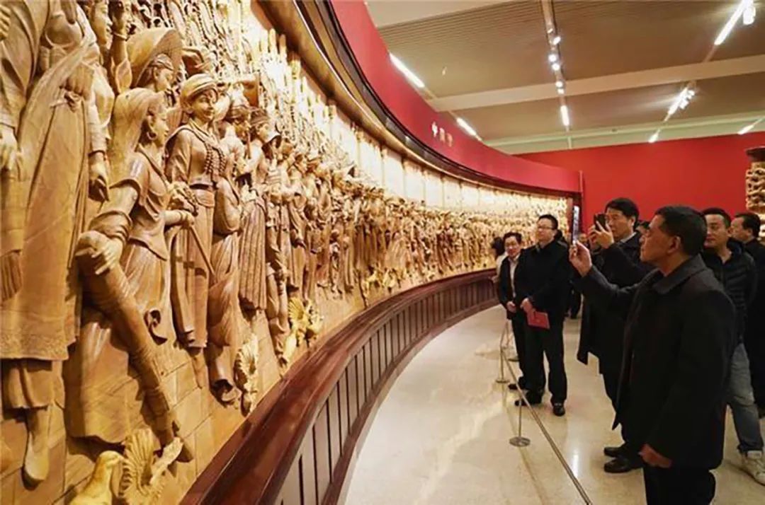 《龙》杂志:东阳木雕传承与振兴 --专访中国工艺美术大师陆光正
