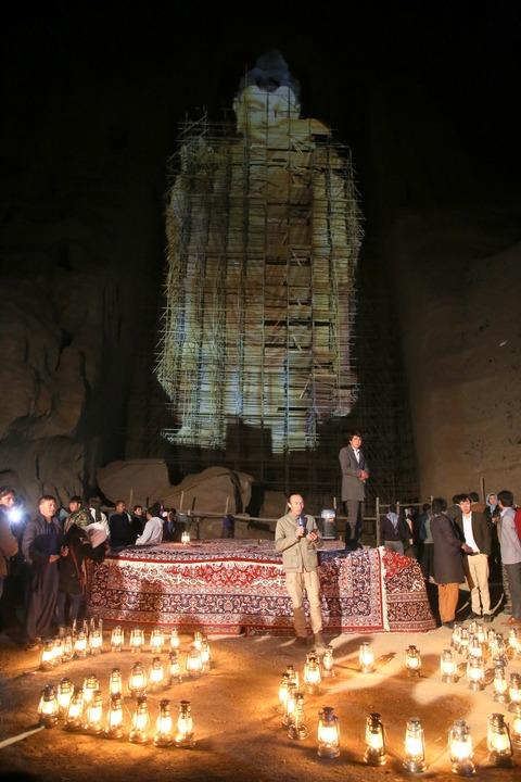 巴米扬大佛被毁20年后3d重现但仍前途未卜