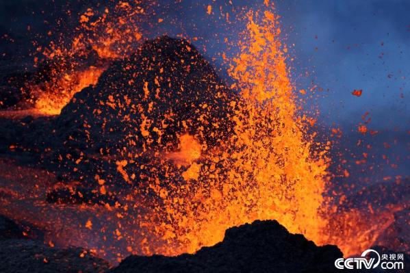 法國富爾奈斯火山發生噴發_新聞頻道_中國青年網