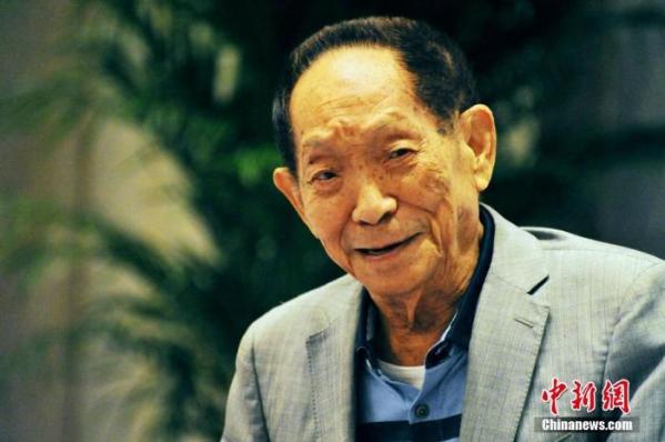 追忆杂交水稻之父袁隆平敬业乐观勤俭和蔼