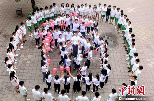 ����ͼ��ĳУ��ҵ��ѧ���ڿμ���Ϣʱͨ����Ϸ�����ķ�ʽ��ѹ�����ƽ ��