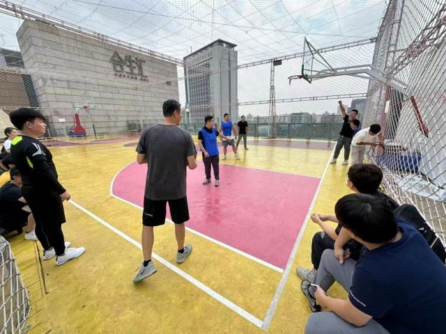 五角场合生汇OPEN UP露营地的篮球场。 受访者供图