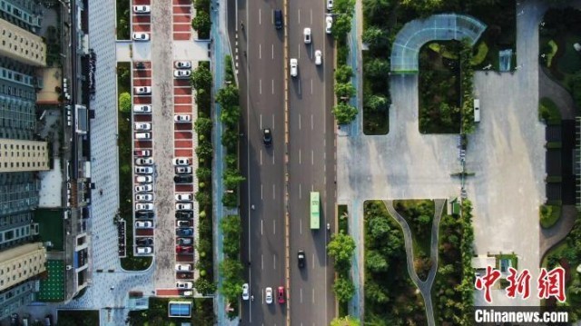 航拍临汾市区街景。 临汾市城市管制局供图