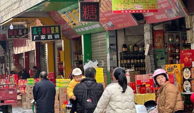 历经“冰火”两重天：湖南湘西小店大年三十还营业