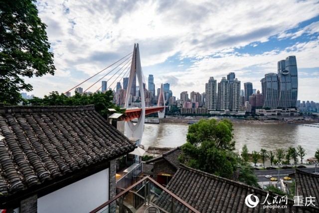 ���º����Ͻ�Զ�����а뵺������������ �����