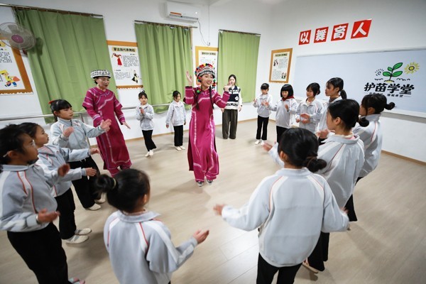 新春走基层丨年味里的青春:“护苗”成长 “助农”增收