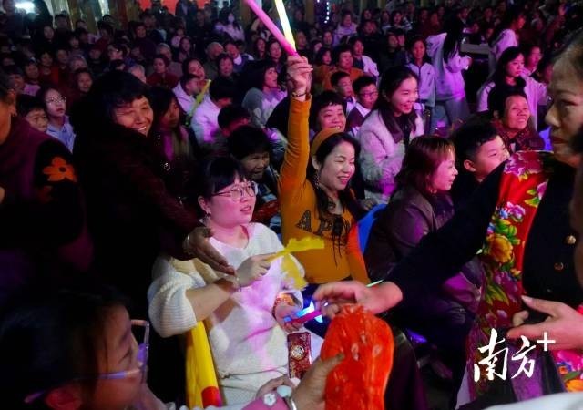 ʱ������ζ����00�󡱴�ѧ������Ӱ��조������