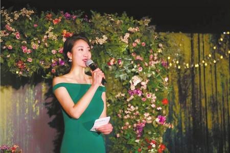 记者从南充部分婚庆公司获悉,经验丰富的资深主持人,春节期间的出场费