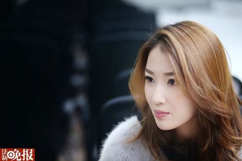 航班被猥亵事件女主角首次公布当晚照片素颜很丑不是浓妆