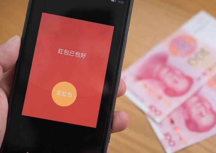 >> 正文  南京一男子网购"抢红包神器"被骗近7000元,骗子最后竟向他"