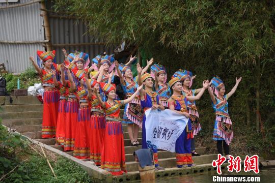 全国百名dj广西赶歌圩  壮乡山歌成"网红"