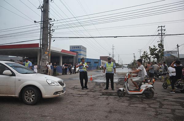 山東臨沂廢棄廠房爆炸致1人死亡三層樓玻璃被震碎