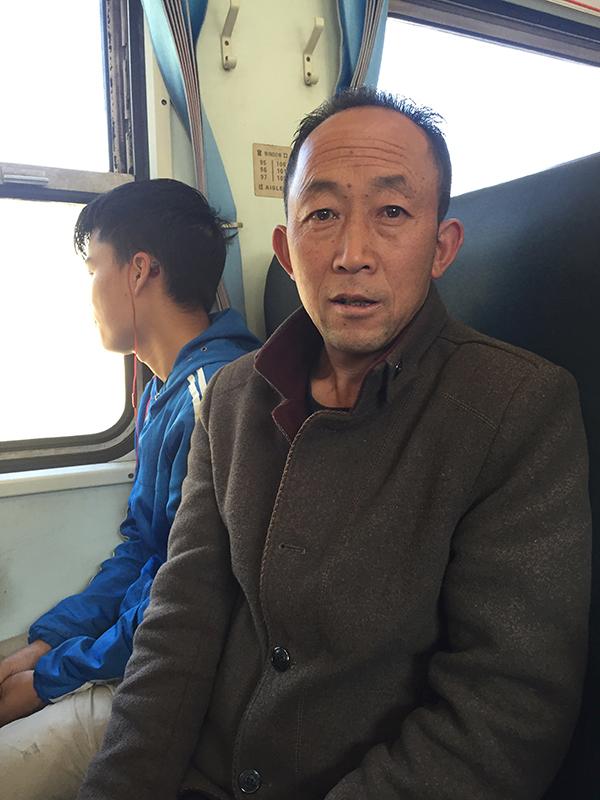 凉山慢火车运行47年票价最低2元亏本但还将开下去