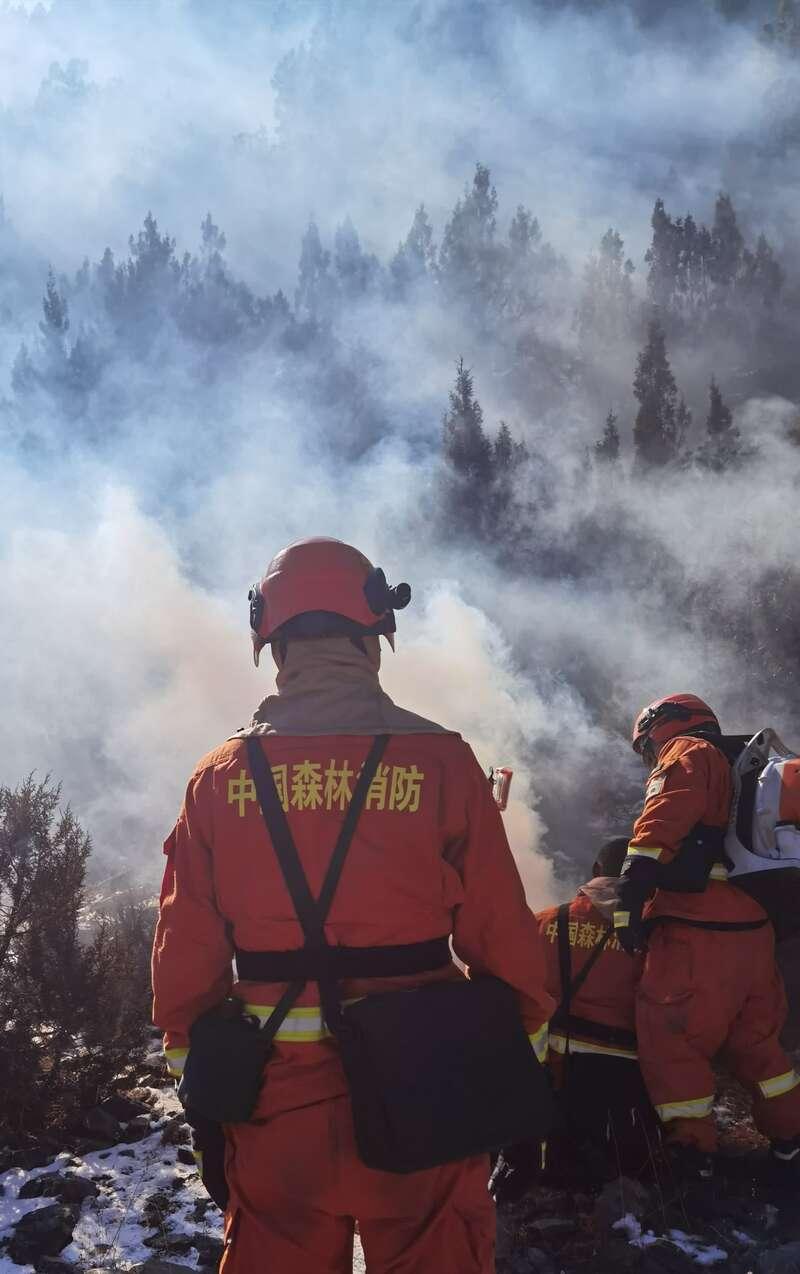 守护生命禁区19年这位消防战士多次死里逃生