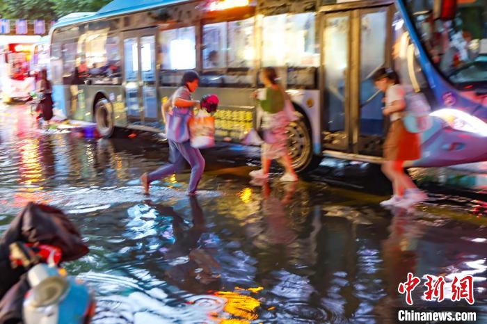 �Ͼ�������ѴIV��Ӧ����Ӧ���굼�¶ദ��ˮ