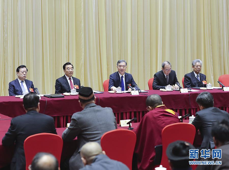 王沪宁赵乐际韩正分别看望出席全国政协十三届二次会议委员并参加讨论