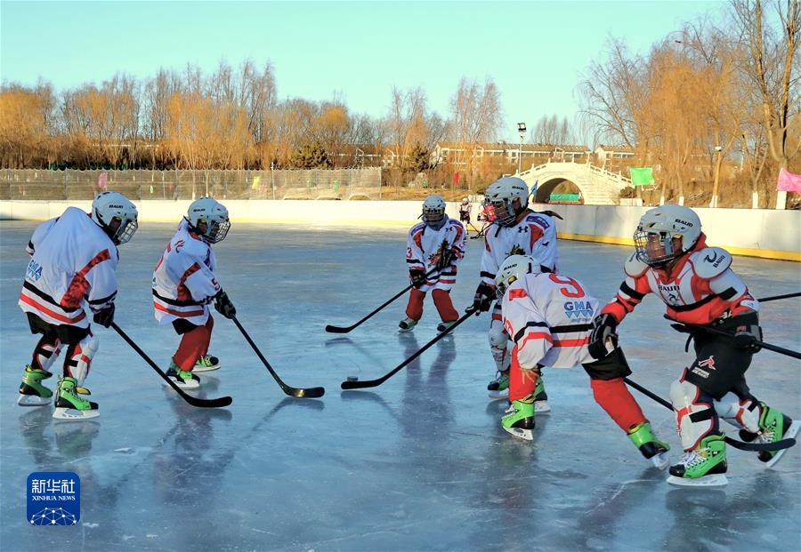 ���»�ȫýͷ����ͼ�Ļ�������8����д����ǿ�����ηܽ���ƪ�¡�����ϰ��ƽͬ־Ϊ���ĵĵ��������������ҵ��չ��ʵ