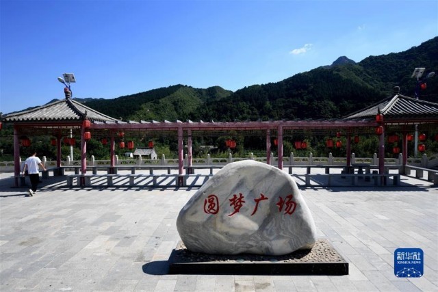 ����������ǵ��㼣���ӱ�ƪ��ͼ�Ļ�������3�������ߺ��µġ��Ͽ���֮·������������ǵ��㼣֮�ӱ�ƪ